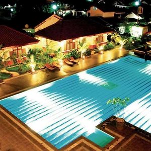 Grand Zuri Duri Hotel